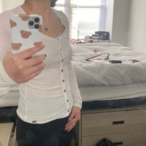 White slim tee